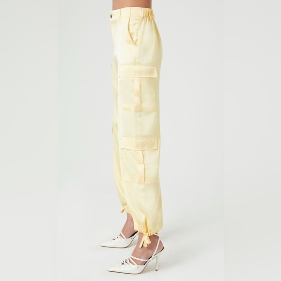 Forever 21 Pale Yellow Satin Cargo Pants - Picture 2 of 10